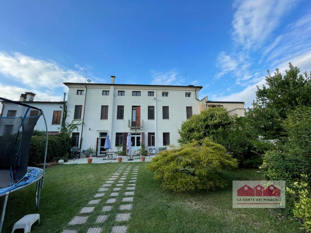 Villa Bifamiliare in affitto a San Pietro in Gu via Manzoni 9