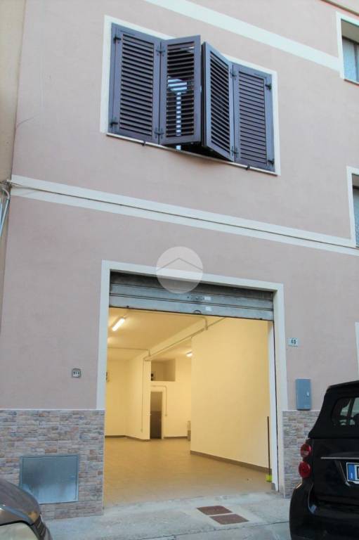 Garage in vendita a Quartu Sant'Elena via Vittorio Alfieri, 38