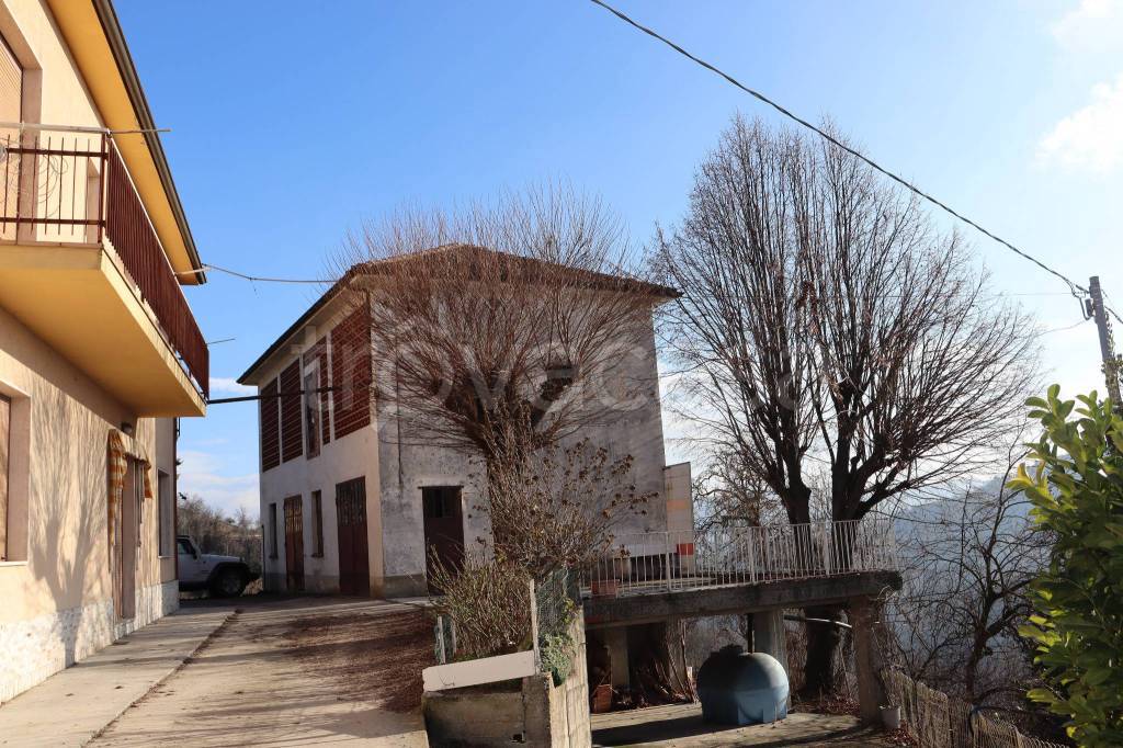Villa in vendita a Santo Stefano Belbo frazione Valdivilla, 101