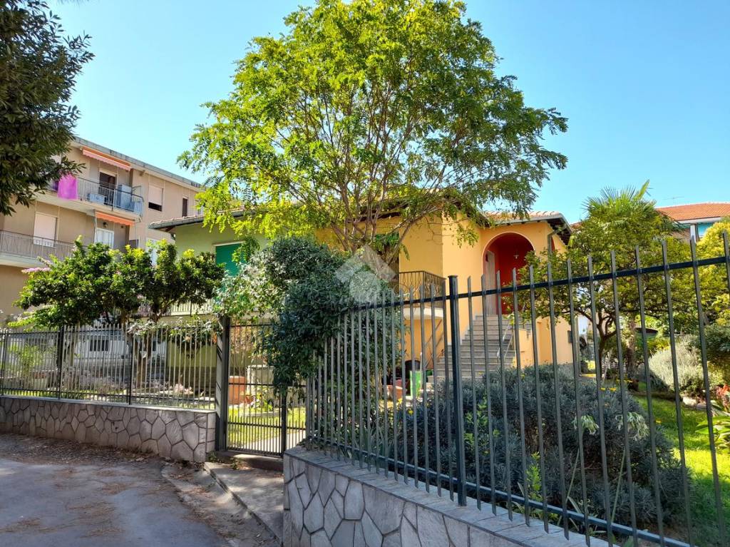 Villa in vendita a Diano Marina via anguille, 9
