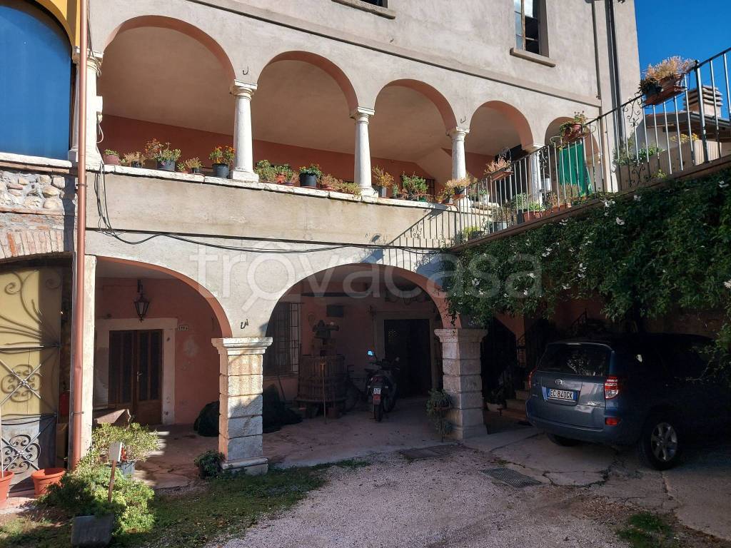 Casa Indipendente in vendita a Soiano del Lago via San Carlo