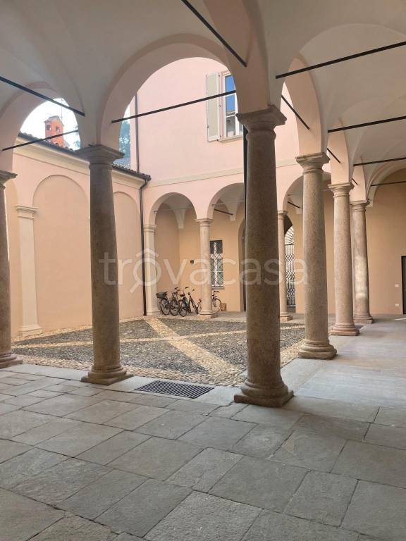 Appartamento in vendita a Pavia corso Carlo Alberto, 46