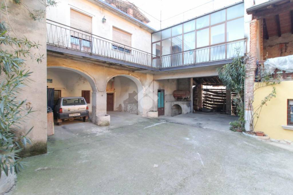Casa Indipendente in vendita a Vallio Terme via Caschino