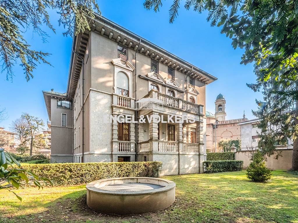Appartamento in vendita a Monza via Luigi Villa, 1
