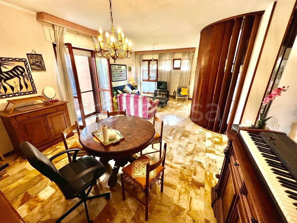 Villa Bifamiliare in in vendita da privato a Latina via Milano, 57