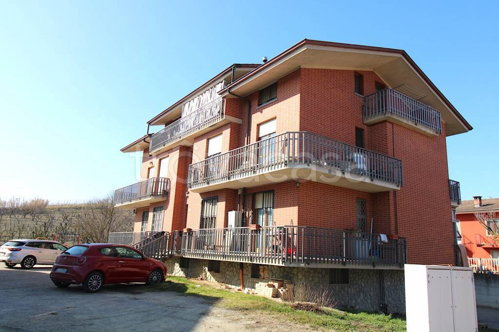 Appartamento in vendita a Castagnito via IV Novembre