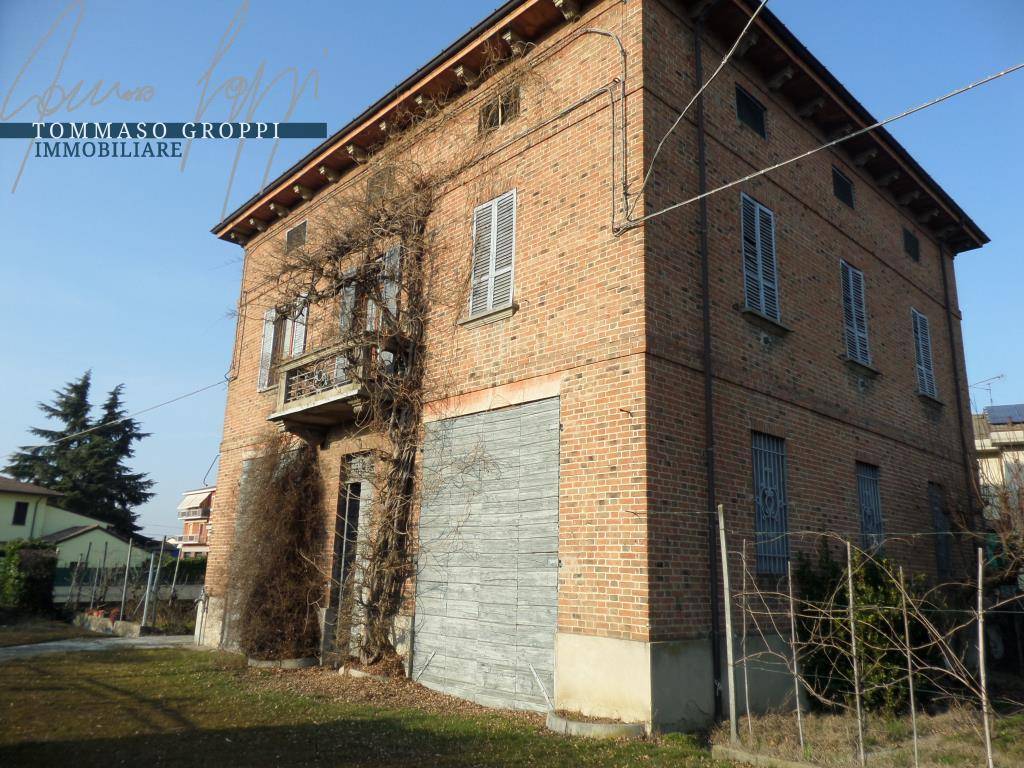 Casa Indipendente in vendita a Cadeo via Emilia Parmense