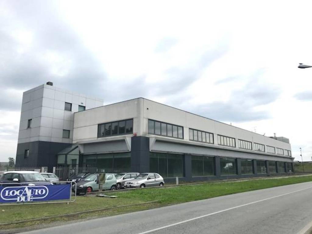 Capannone Industriale in vendita a Novara via Pier Lombardo