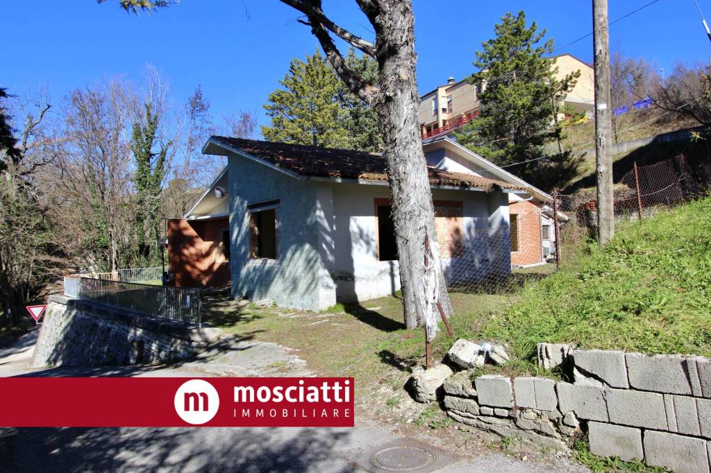 Villa in vendita a Gagliole via Palombara