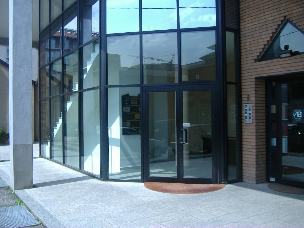 Ufficio in vendita a Gallarate via Carlo Porta