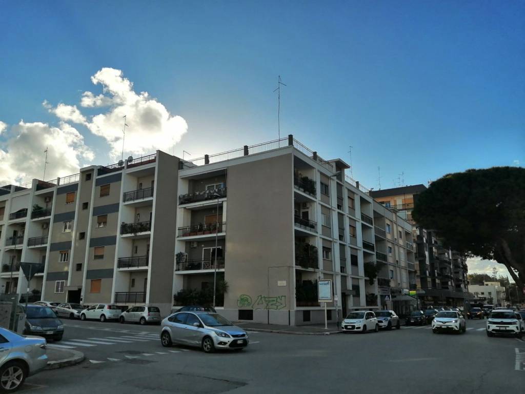 Appartamento in vendita a Bari via Saverio Lioce