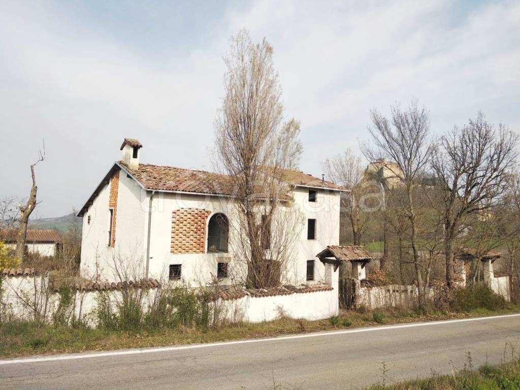 Villa in vendita a Canossa località Braglie