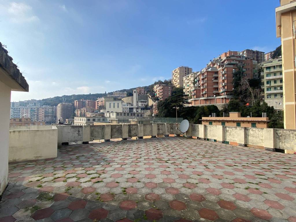 Attico in vendita a Genova via del Manzasco, 2