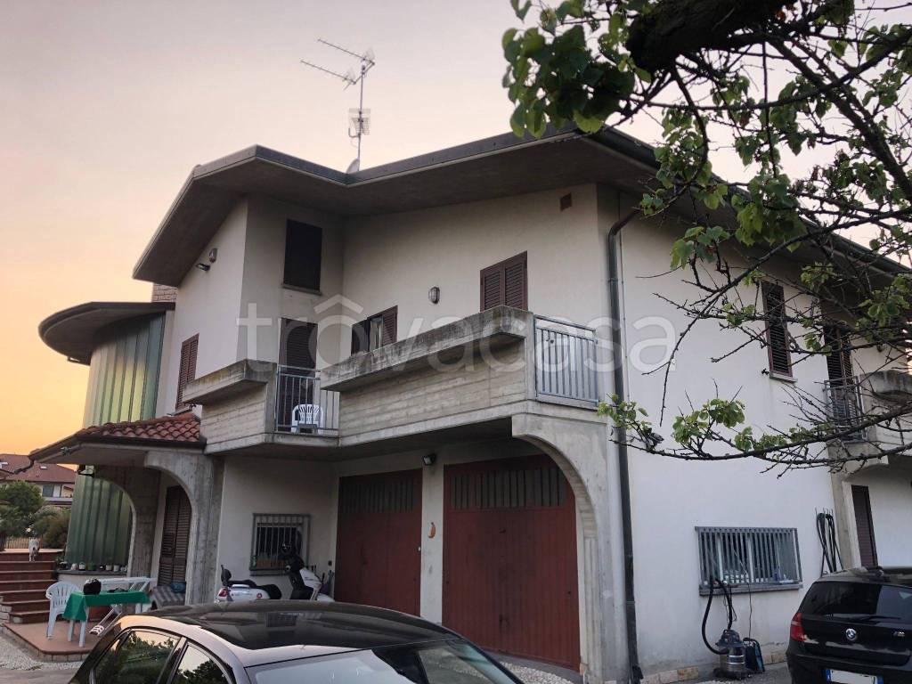 Villa in in vendita da privato a San Paolo d'Argon via San Mauro, 3