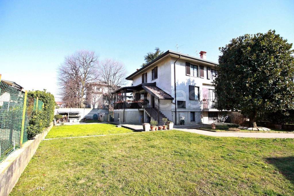 Villa Bifamiliare in vendita a Villasanta viale Risorgimento, 19