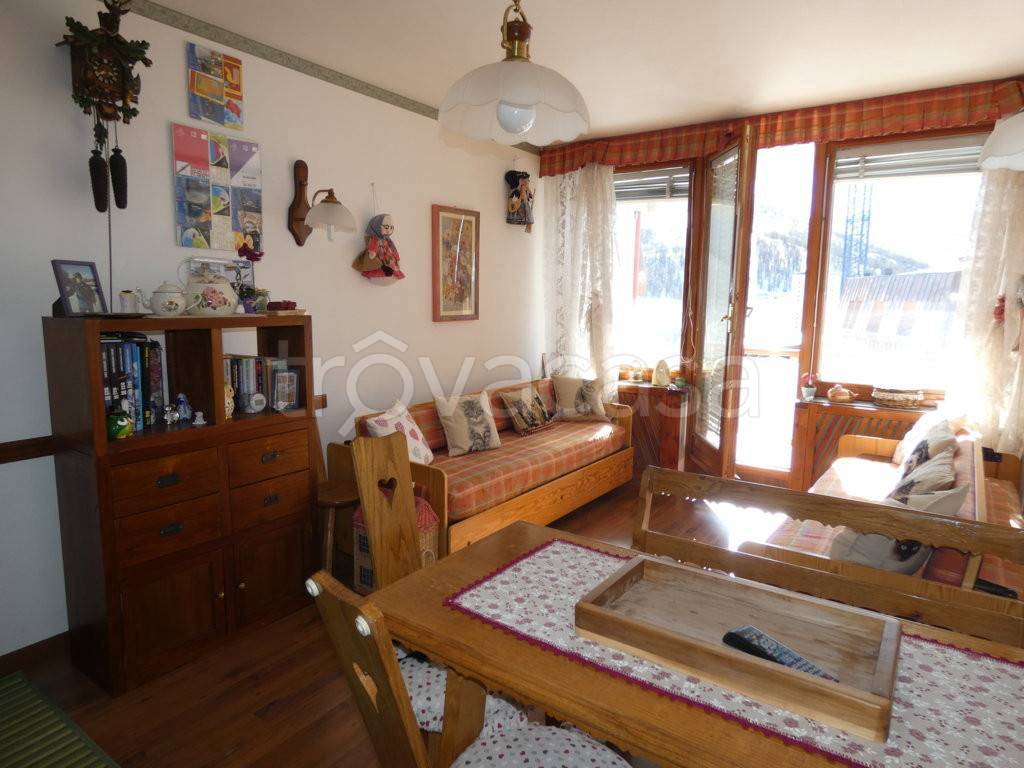 Appartamento in vendita a Sestriere via Monte Rotta, 2