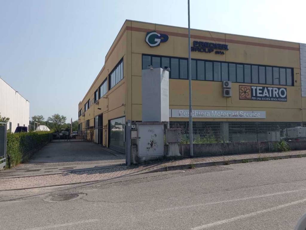 Capannone Industriale in vendita a Peschiera del Garda via Marco Biagi, 9