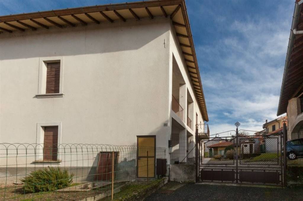 Casa Indipendente in vendita a Biandronno via Giuseppe Garibaldi, 5
