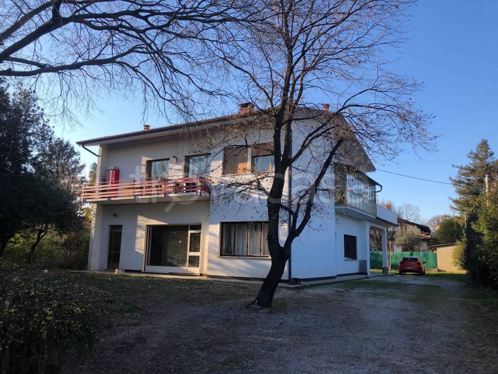 Villa Bifamiliare in in vendita da privato a Cormons via Isonzo, 22