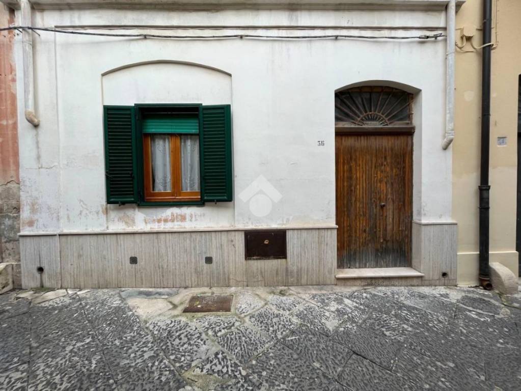 Casa Indipendente in vendita a Brindisi via Castello, 53