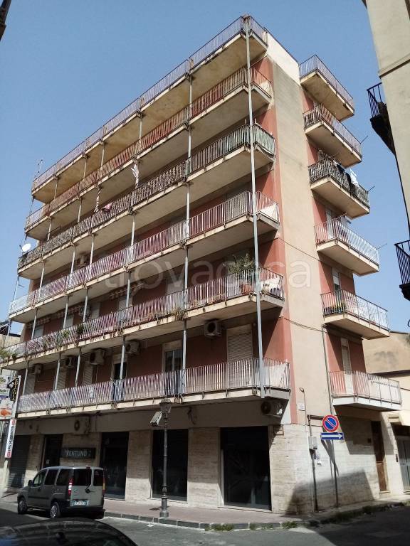 Appartamento in in vendita da privato a Barcellona Pozzo di Gotto via Principe Amedeo, 3