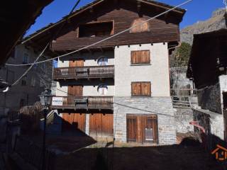 Casa indipendente in vendita a brusson via la pila, 162