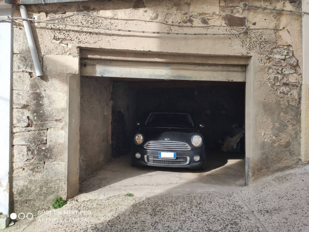 Garage in vendita a Osilo via Domenico Azuni, 41