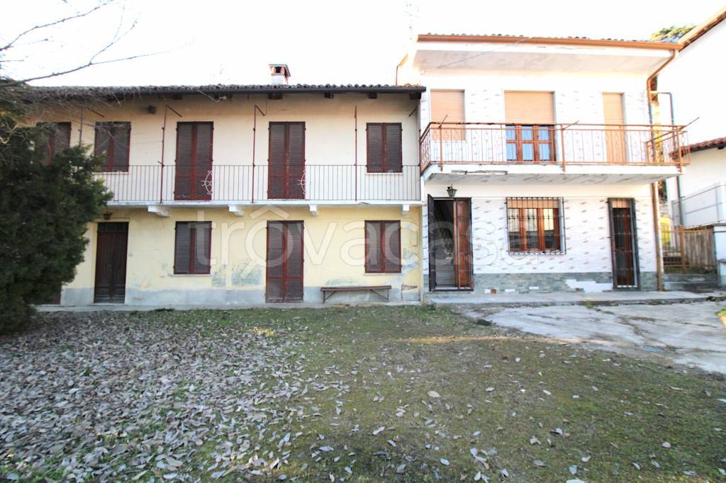 Casa Indipendente in vendita a Monticello d'Alba via Alba