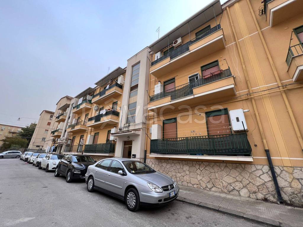 Appartamento in vendita a Caltanissetta via Fratelli Rosselli, 6