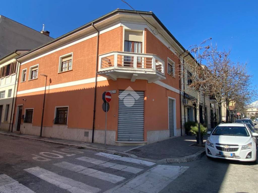 Casa Indipendente in vendita ad Avezzano via Garibaldi