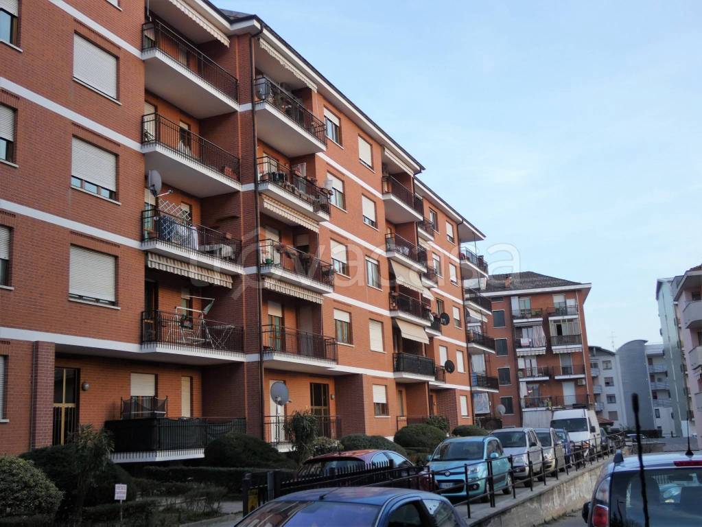Appartamento in vendita a Bra via Giovanni Pascoli