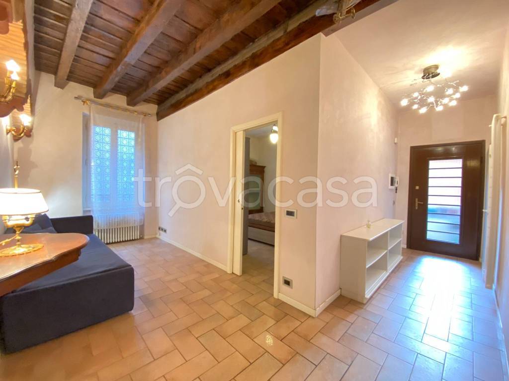Appartamento in affitto a Bergamo via Gombito