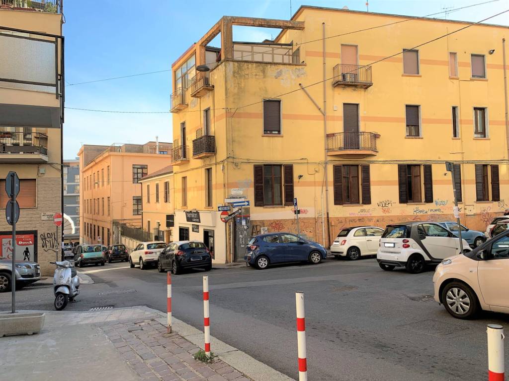 Magazzino in vendita a Catanzaro via Vittorio Veneto