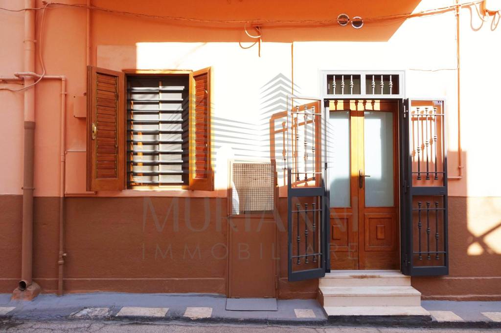 Casa Indipendente in vendita a Sannicandro di Bari via Calatafimi, 16