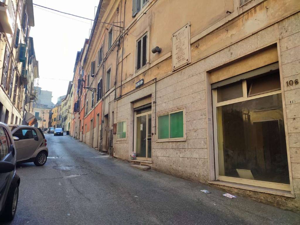 Negozio in affitto a Frosinone piazza Giuseppe Garibaldi