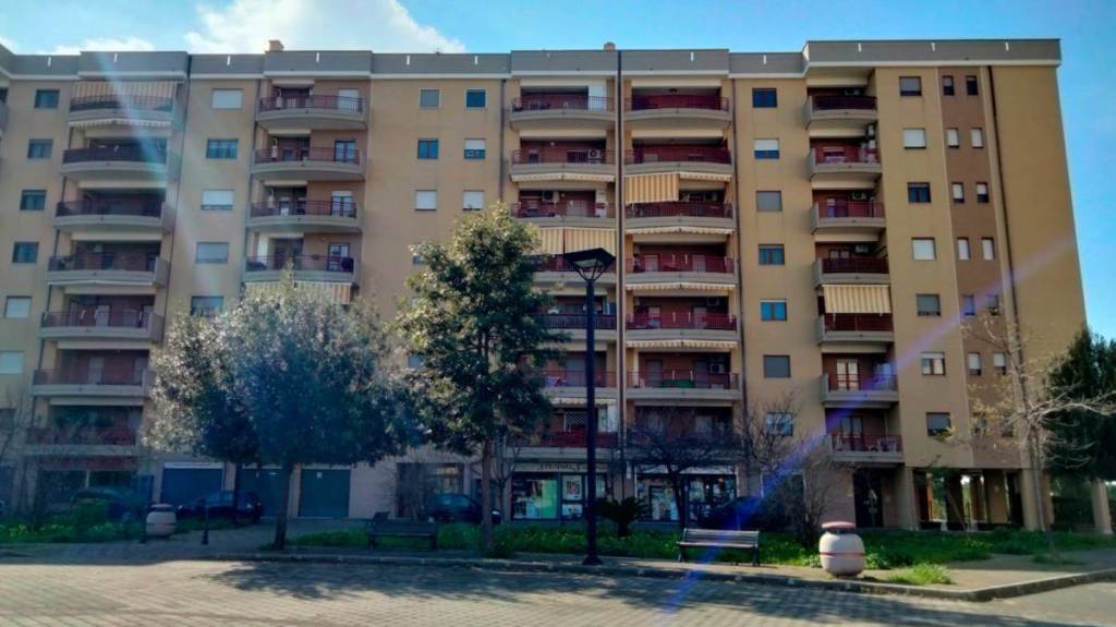 Appartamento in vendita a Taranto piazza Alda Merini, 18