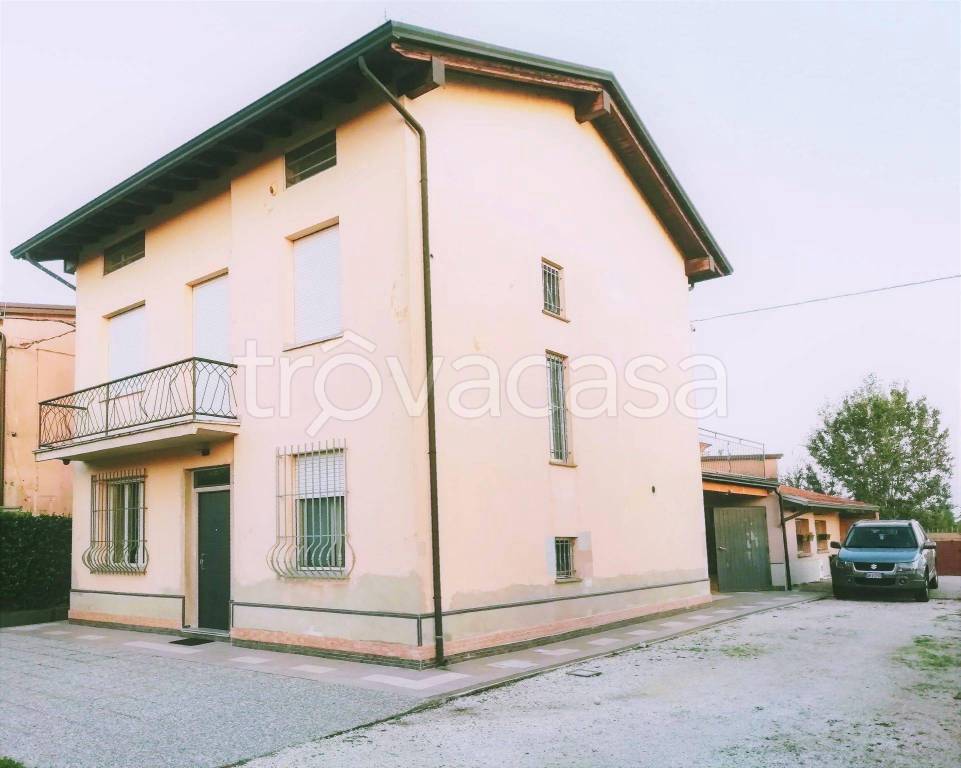 Villa in in vendita da privato a Poviglio via Parma, 159
