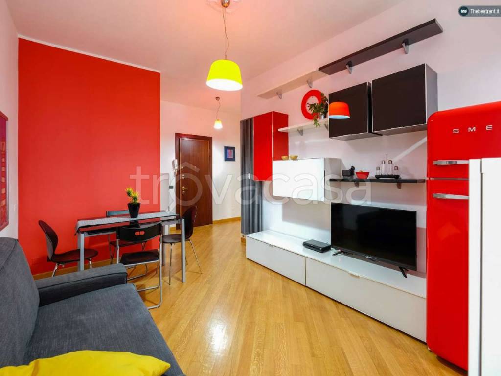 Appartamento in affitto a Milano via Via Tortona 18