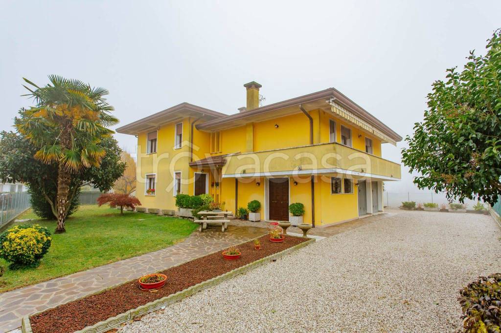 Villa in in vendita da privato a Conselve quartiere Sant'Antonio, 7