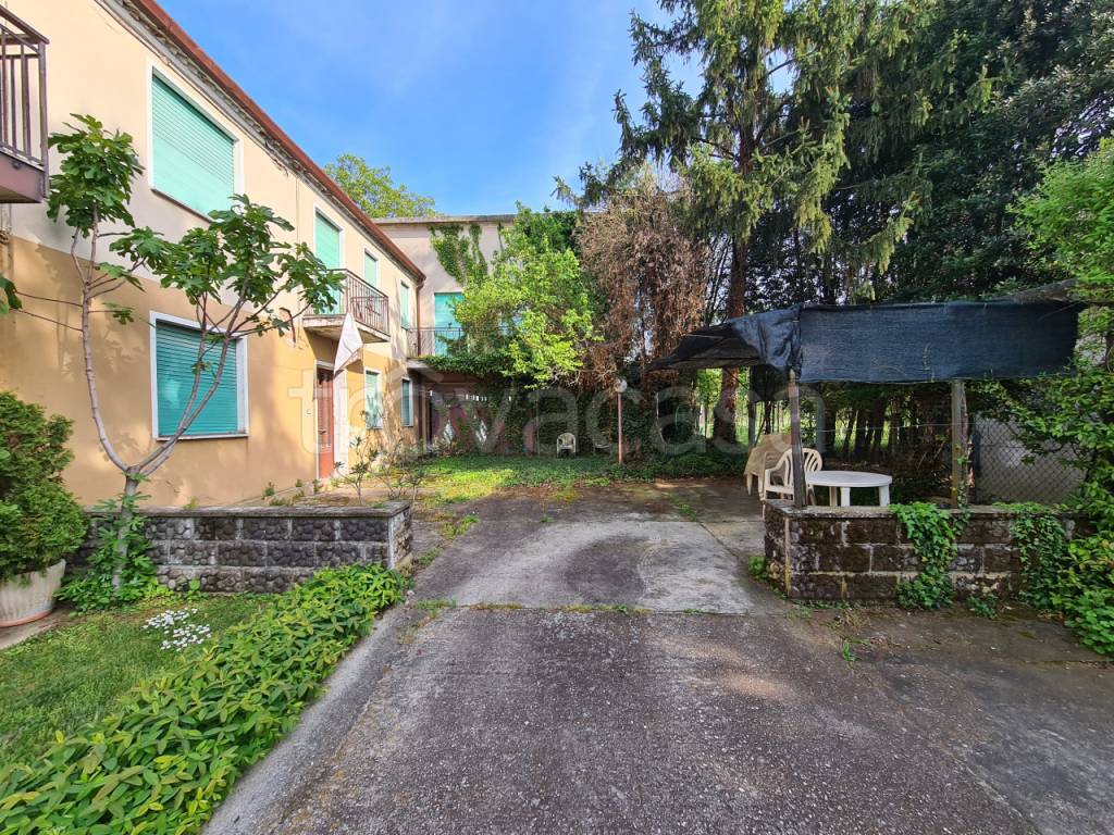 Villa Bifamiliare in vendita a Este via Rana Ca' Mori