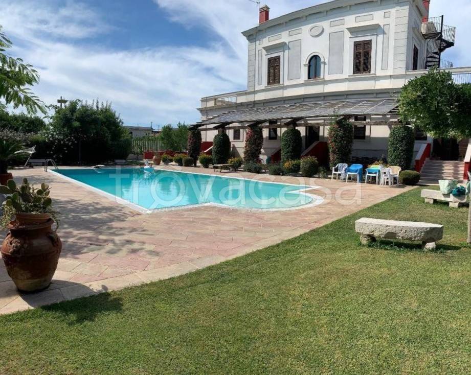 Villa Bifamiliare in vendita a Trani via delle Tufare