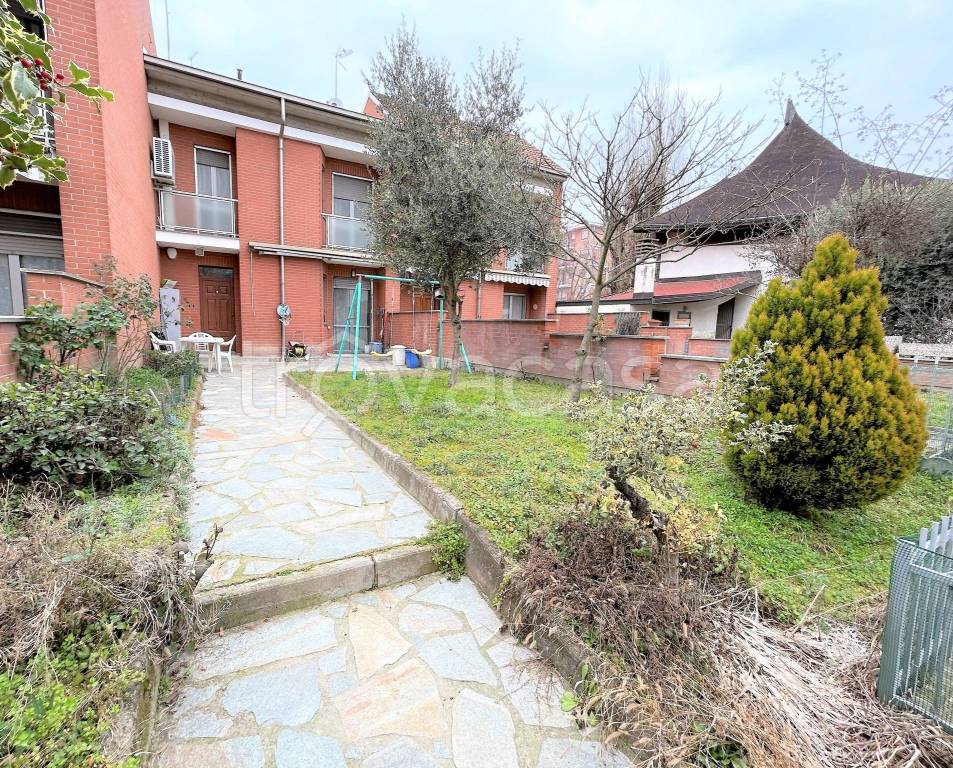 Villa a Schiera in vendita ad Alessandria via Alessandro Tonso, 78