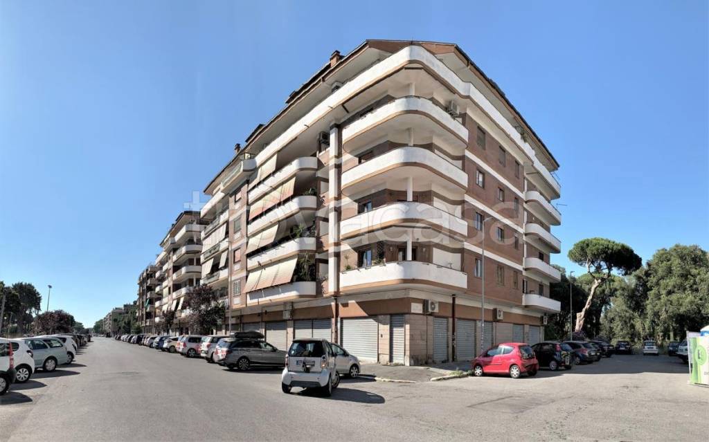 Appartamento in vendita a Roma via Mar Rosso