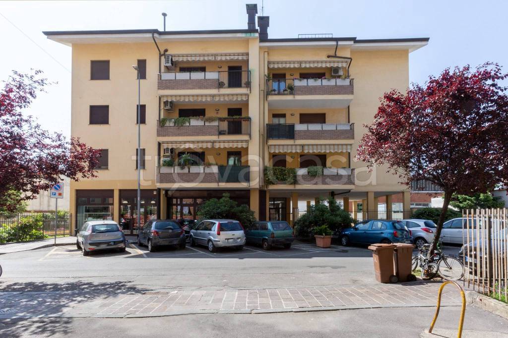Appartamento in vendita a Baranzate via Gorizia