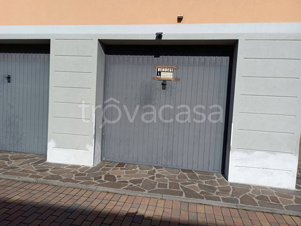 Garage in vendita a Viadana via Giuseppe Garibaldi, 112