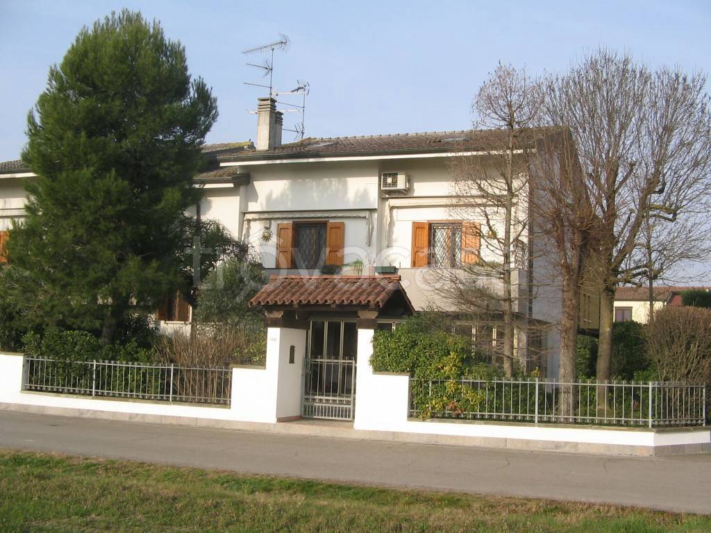 Villa Bifamiliare in vendita a San Giovanni in Persiceto via Sasso