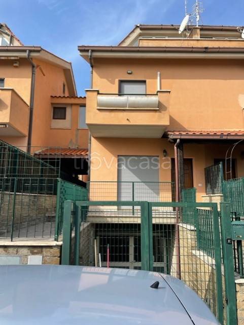 Villa a Schiera in vendita a Civitavecchia via Ostro