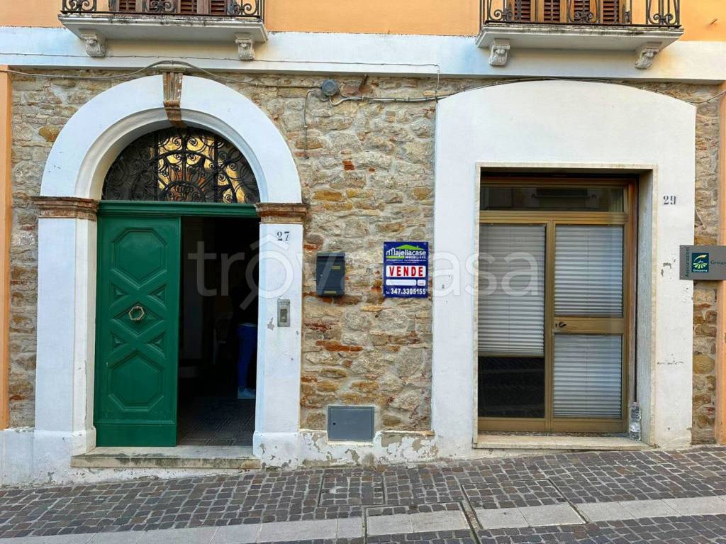 Appartamento in vendita ad Alanno corso Dante Alighieri, 27