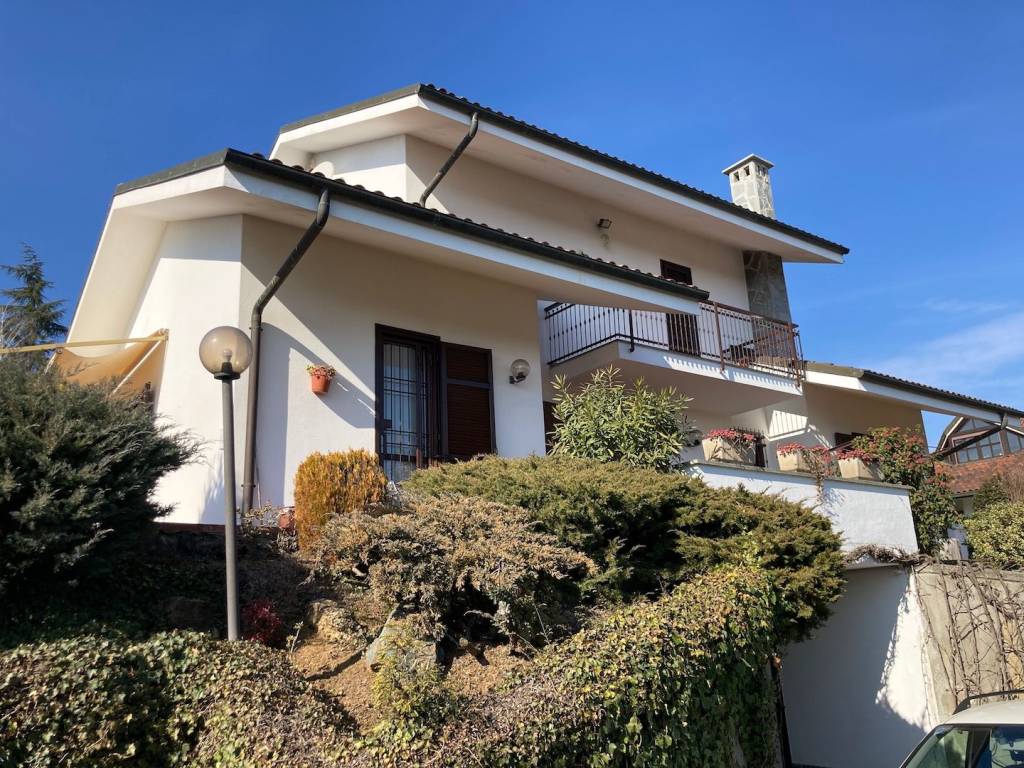 Villa in vendita a Chieri via Padre Pistarino