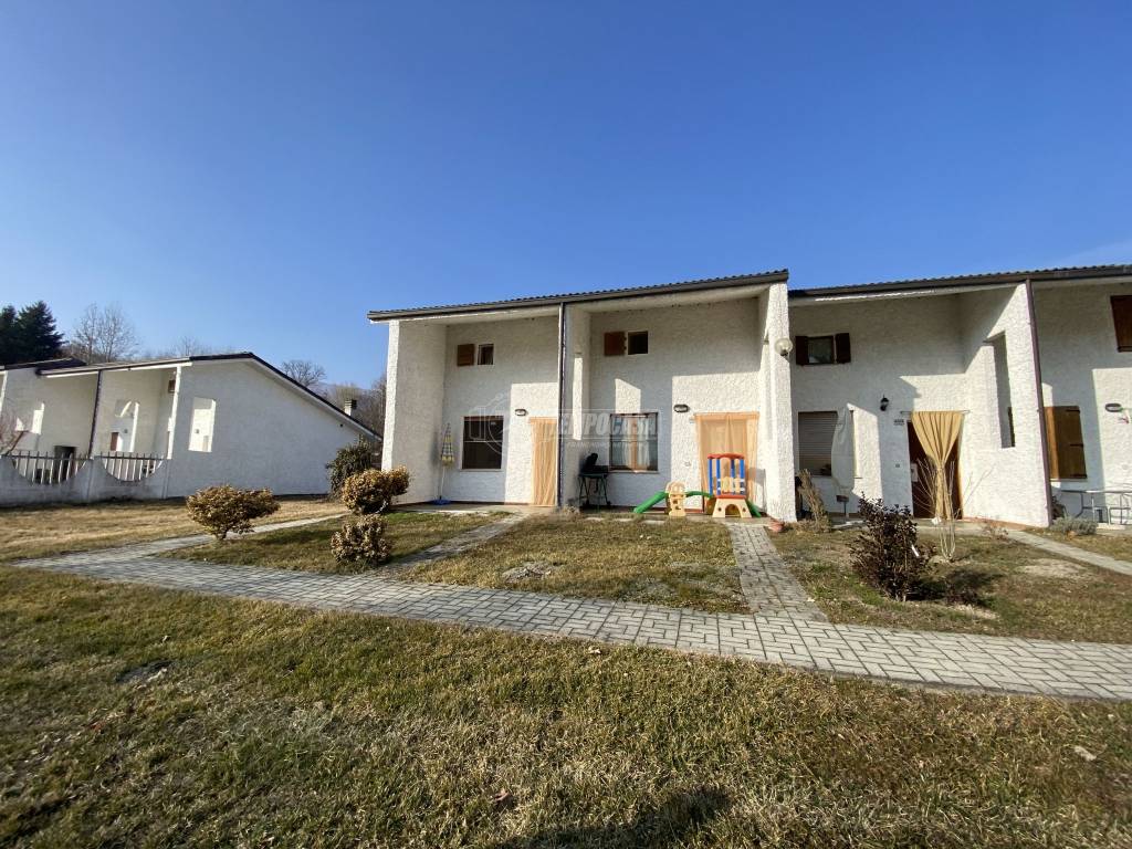 Casa Indipendente in vendita a Val di Chy regione Torbiera 45